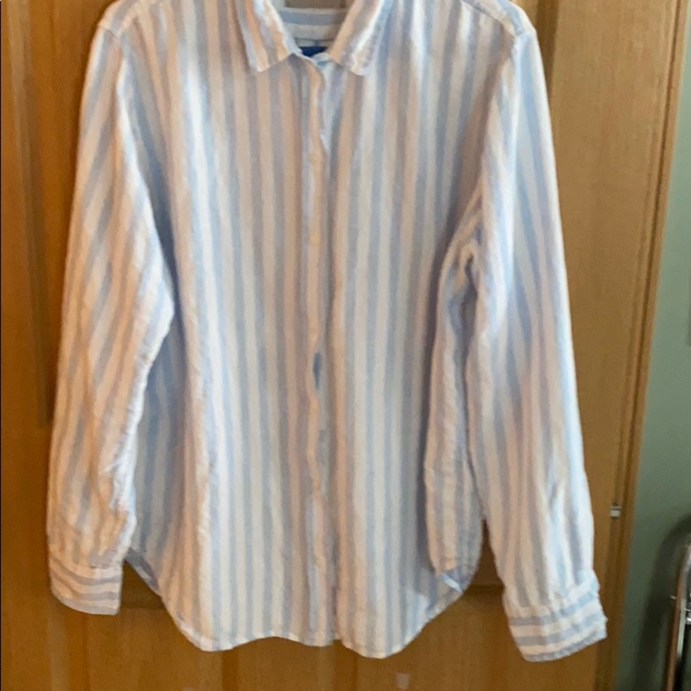 Everlane linen button down shirt